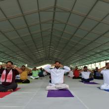 performed Yoga with Jharkhand CM Shri Raghubar  Das & a large number of people from all walks of life on the occasion of International Yoga Day at Prabhat Tara Maidan, Dhurwa in Ranchi.